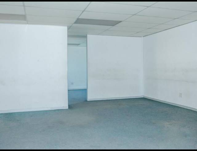 106M² OFFICE TO LET IN EPPING INDUSTRIAL